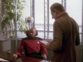 Sisko und Odo hinterfragen die Ereignisse.jpg