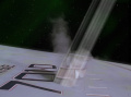 Borg entnehmen ein Stück der Außenhülle der Enterprise.jpg