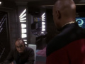 Sisko bittet Ch'Pok auf sein Schlachtfeld.jpg
