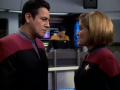 Janeway und Chakotay fragen sich ob sie Ballard trauen können.jpg