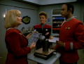 Rand Janeway und Tuvok im Mannschaftsquartier.jpg