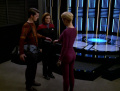 Janeway und Seven verabschieden Icheb.jpg