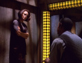 Tuvok und Torres in der Zelle.jpg