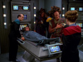 Janeway verweist Culluh von der Voyager.jpg
