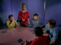 Spock informiert die Offiziere über das Geschehen auf Psi-2000.jpg