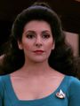 Hologramm von Deanna Troi 2366 auf der Brücke.jpg