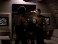 Data und Worf bringen Locutus auf das Shuttle.jpg
