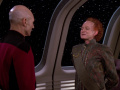 Picard begrüßt Alrik an Bord.jpg