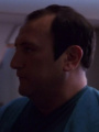 Arzt behandelt Tuvok 2404.jpg