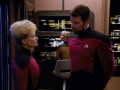 Shelby informiert Riker über die Reparaturen im Maschinenraum.jpg