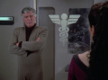 Kyle Riker lernt Troi kennen.jpg