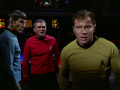 Kirk und Spock bemerken, dass sie manipuliert werden.jpg