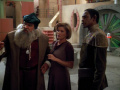 Leonardo da Vinci begrüßt Janeway und Tuvok auf Taus Planet.jpg