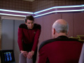 Riker sagt Picard, dass die Situation frustrierend ist.jpg