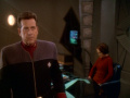 Ross berichtet Ankunft Romulaner.jpg