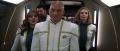 Picard und seine Offiziere auf dem Weg zum Empfang.jpg