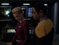 Seven und Tuvok entdecken Strahlung im Labor der Equinox.jpg