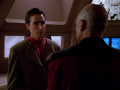 Aaron Conor bittet Picard niemanden mitzunehmen.jpg