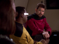 Riker meldet sich freiwillig, weil die Fremden ihn schon mehrfach geholt haben.jpg