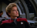 Janeway sinniert über ihre Sehnsüchte.jpg