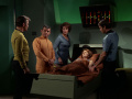 Kirk überträgt die medizinische Verantwortung Dr. Coleman.jpg