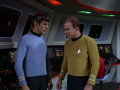 Kirk will das Wesen nach Tycho IV verfolgen.jpg