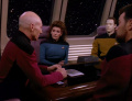 Picard berät sich abermals.jpg