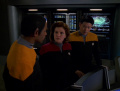 Kim und Tuvok melden Janeway, dass Chakotays Shuttle vermisst wird.jpg