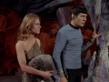 Zarabeth und Spock.jpg
