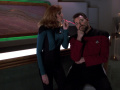 Crusher trinkt über Strohhalm aus Rikers Kopf.jpg