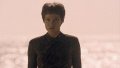 Archer sieht T'Pol in seiner Erinnerung am Strand stehen als sein Modellraumschiff abstürzt.jpg