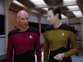 Data und Picard auf dem Weg zum Transporterraum.jpg