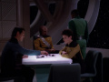 Zwei Besatzungsmitglieder der Enterprise-D spielen Terrace 2370.jpg