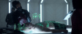 Dr. Kabath operiert eine tote Borg-Drohne.jpg
