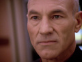 Picard erkennt, dass das Nova-Geschwader ein verbotenes Manöver durchgeführt hat.jpg