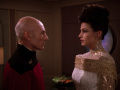 Kamala offenbart Picard, dass sie sich mit ihm verbunden hat.jpg