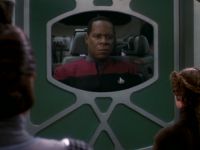 Sisko weigert sich Bashir und O'Brien auszuliefern.jpg