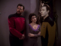 Riker, Troi und Data kommunizieren unauffällig.jpg