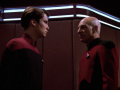 Picard verlangt von Wesley, dass er die Wahrheit sagt.jpg