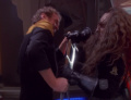 O'Brien wird von einem Klingonen angegriffen.jpg