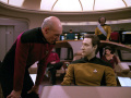 Picard lässt Data den Universalübersetzer modifizieren.jpg