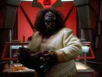 Klingonischer Koch mit Akkordeon.jpg