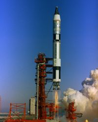 Titan II GLV-2, GT-2 gestartet von Abschussrampe 19 in Cape Kennedy.jpg