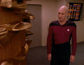 Picard betrachtet Modelle.jpg