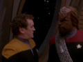 Worf entschuldigt sich bei O'Brien.jpg