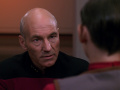 Picard informiert Jeremy Aster über den Tod seiner Mutter.jpg