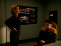 Janeway verlangt eine Erklärung von Kim.jpg