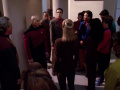 Picard und Conor treten vor die Abreiseiwlligen.jpg
