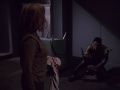 Chakotay erwartet Janeway in deren Apartment.jpg