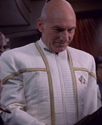 Picard in Galauniform 2375.jpg